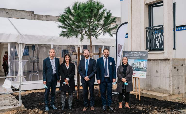 FAUBOURG IMMOBILIER a planté son 1er arbre à Montigny-le-Bretonneux le 9 octobre.